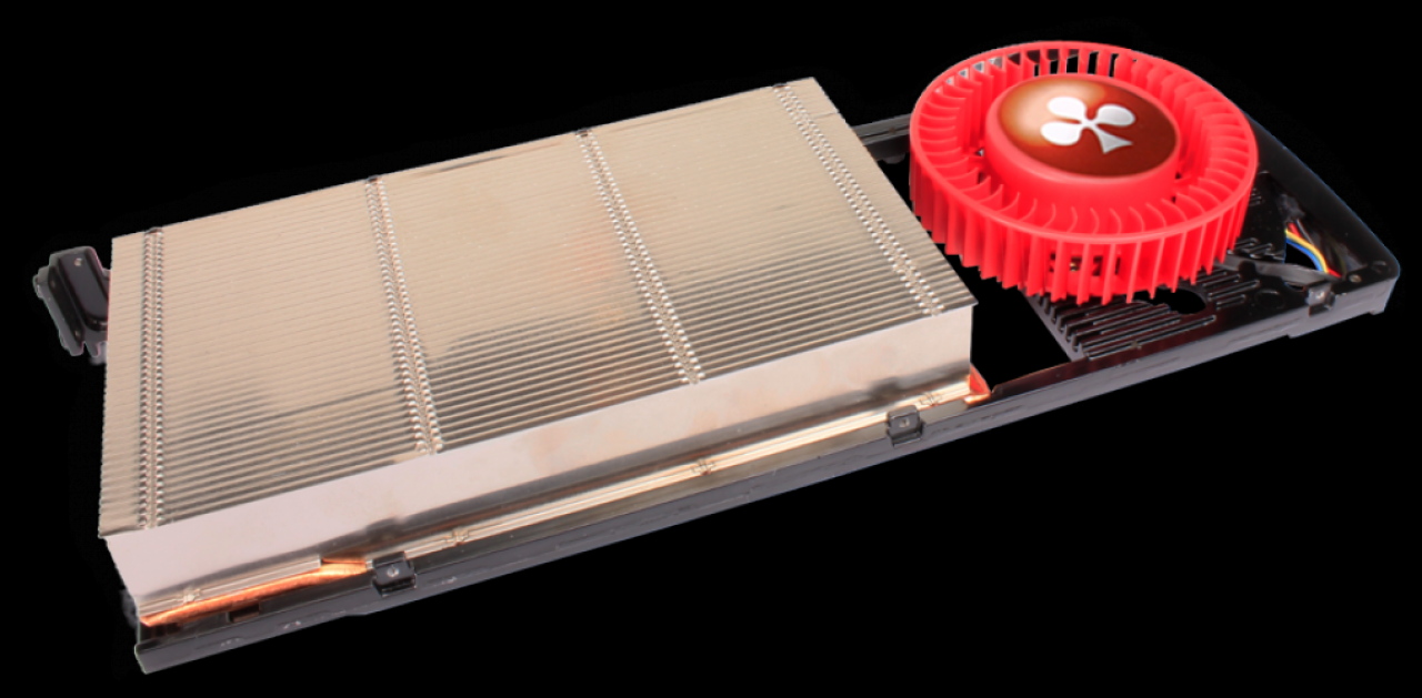 [20/01/2012] So sieht der Referenz-Kühlkörper der AMD 7970 ohne Gehäuse aus. Rechts der Lüfter. 