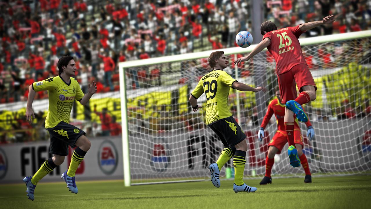 [15/05/2012] Sportspiele wie FIFA müssten natürlich anders behandelt werden, um als massives Mehrspieler-Erlebnis zu funktionieren. Man stelle sich nur mal realistisch umgesetzte, weltweite Ligensysteme vor. In diesen könnten einzelne Spieler auf großen Servern Spieltage spielen, deren Ergebnisse sich auf den globalen Wettbewerb auswirken. Jeder Gamer würde nur noch einen Spieler erstellen, den er individuell gestalten und trainieren könnte. Mannschaften müssten sich bei Transfers dem ständig fluktuierenden Markt anpassen, da einzelne Spieler in der Spielwelt nur ein Mal zu haben wären. Auch wenn das System von EA Sports bereits viele Parallelen dazu aufweist: mit einigen Adaptionen würde ein waschechtes - wenn auch ungewöhnliches - MMORPG daraus.