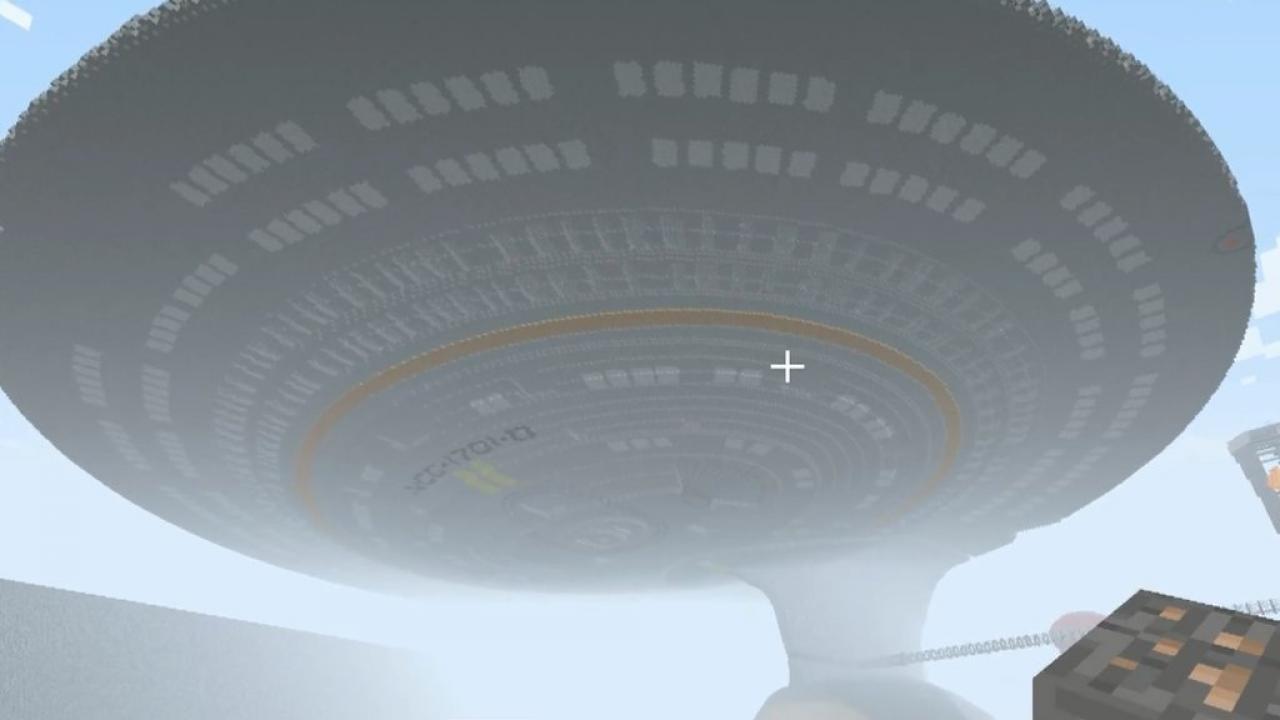 [17/07/2012] 7 - Enterprise - Eine der ersten beeindruckenden Minecraft-Bauten war das Raumschiff Enterprise. Nicht nur die Front des riesigen Weltraumkahns sieht dem 