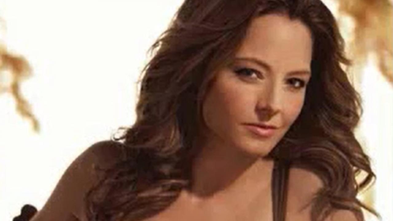 [05/07/2012] Jodie Foster zockt gerne... Guitar Hero! Die taffe Frau wurde durch ihre Rolle in 