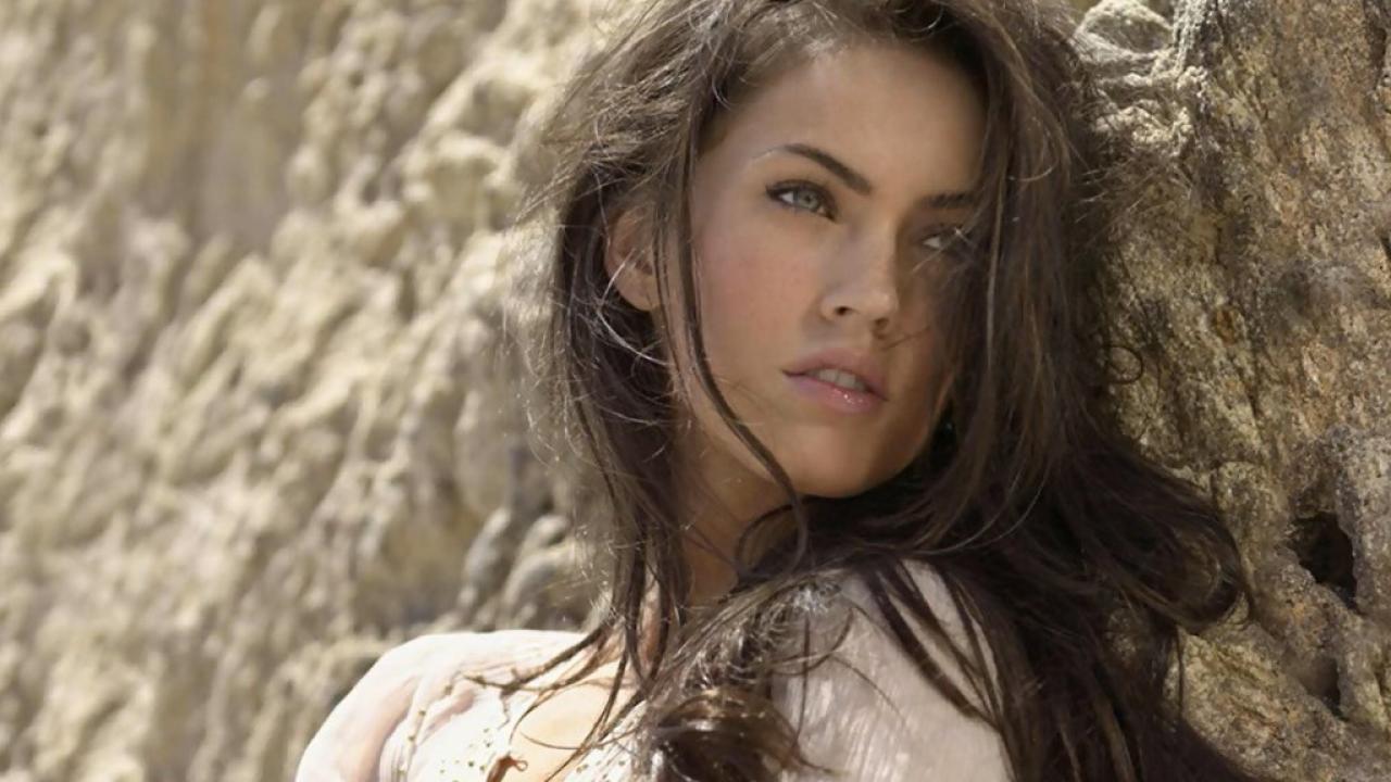 [05/07/2012] Megan Fox zockt gerne... Halo: Reach! Die US-amerikanische Schönheit hat in einem Interview zugegeben, dass sie voll auf Bungies Ego-Shooter abfährt. Die Solo-Kampagne lässt sie dabei links liegen, sie interessiert sich nur für den Multiplayer-Part. Gegen Megan würden wir freiwillig verlieren!