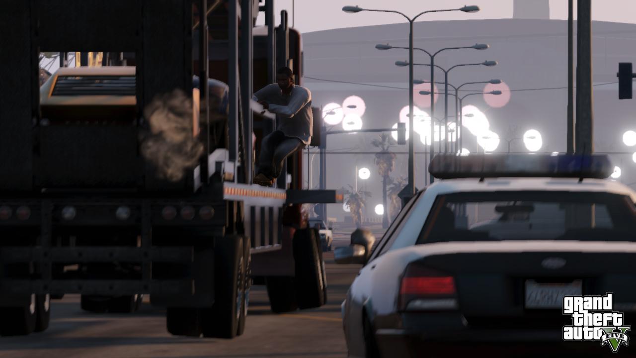 [24/08/2012] Cineastisch inszenierte Missionen - Dass Rockstar Games ein gutes Händchen für Dramaturgie und Inszenierung hat, zeigte das Studio mit Max Payne 3. Wir glauben, dass sich Fans in GTA 5 auf spektakuläre Missionen freuen mit wunderbar choreographierten Zwischensequenzen freuen dürfen. 