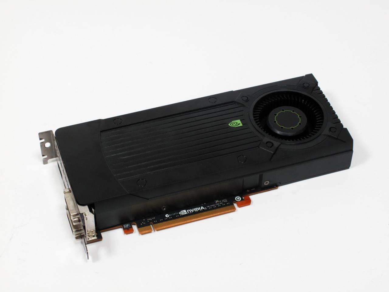 [12/09/2012] EIne Nvidia GTX 660 im Referenzdesign - im Handel sind so gut wie immer andere Kühllösungen zu sehen 
