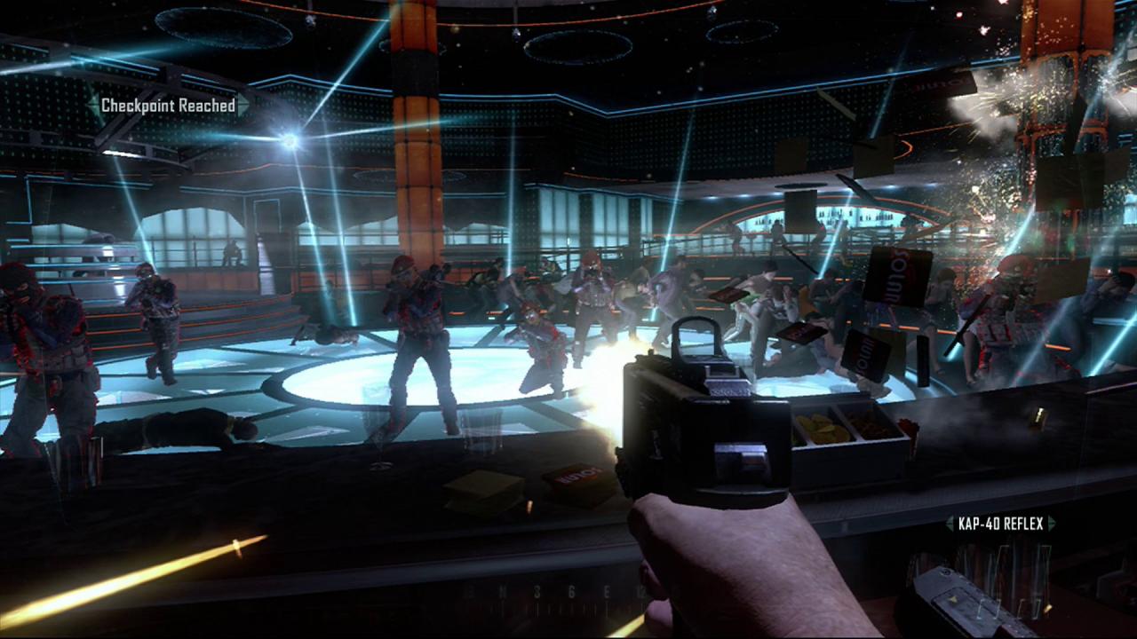 [09/11/2012] Black Ops 2 im Konsolen-Test: In einer Disco kommt es auf dem Tanzparkett zu einer von zwei Zeitlupenschießereien.