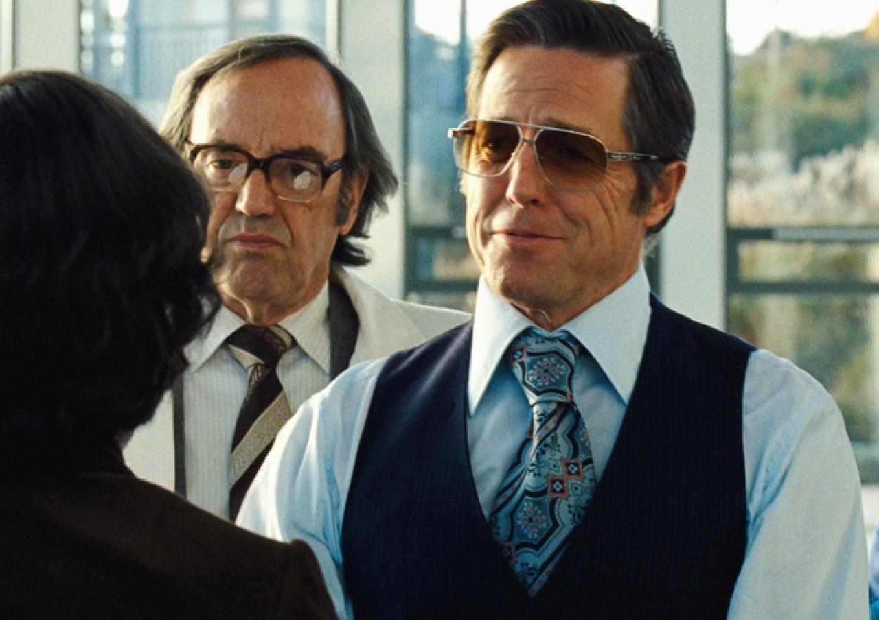 [12/11/2012] Hugh Grant spielt den schmierigen Boss eines Kernkraftwerks in den 70ern - einer von vielen Top-Stars.