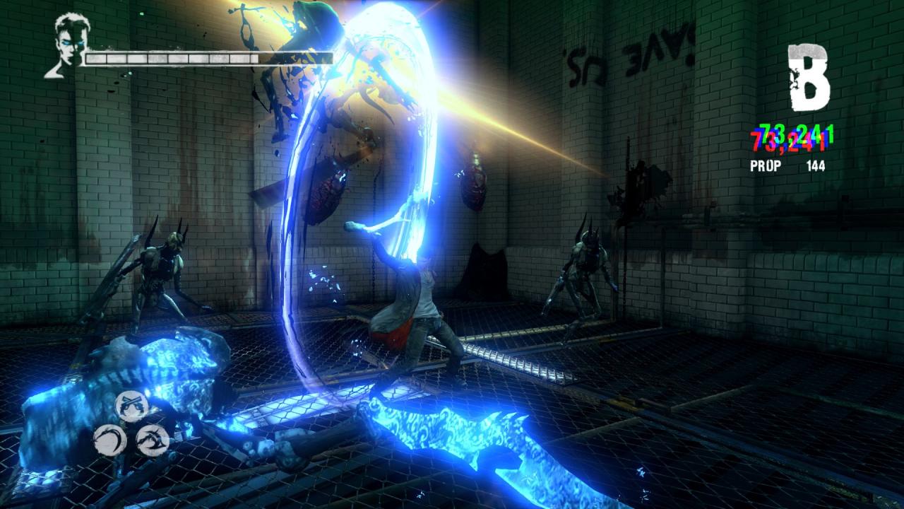 [11/01/2013] Früh in DmC: Devil May Cry bekommt ihr eine Engelssense. Diese sehr schnelle Waffe eignet sich gut für den Kampf gegen große Feindansammlungen. 