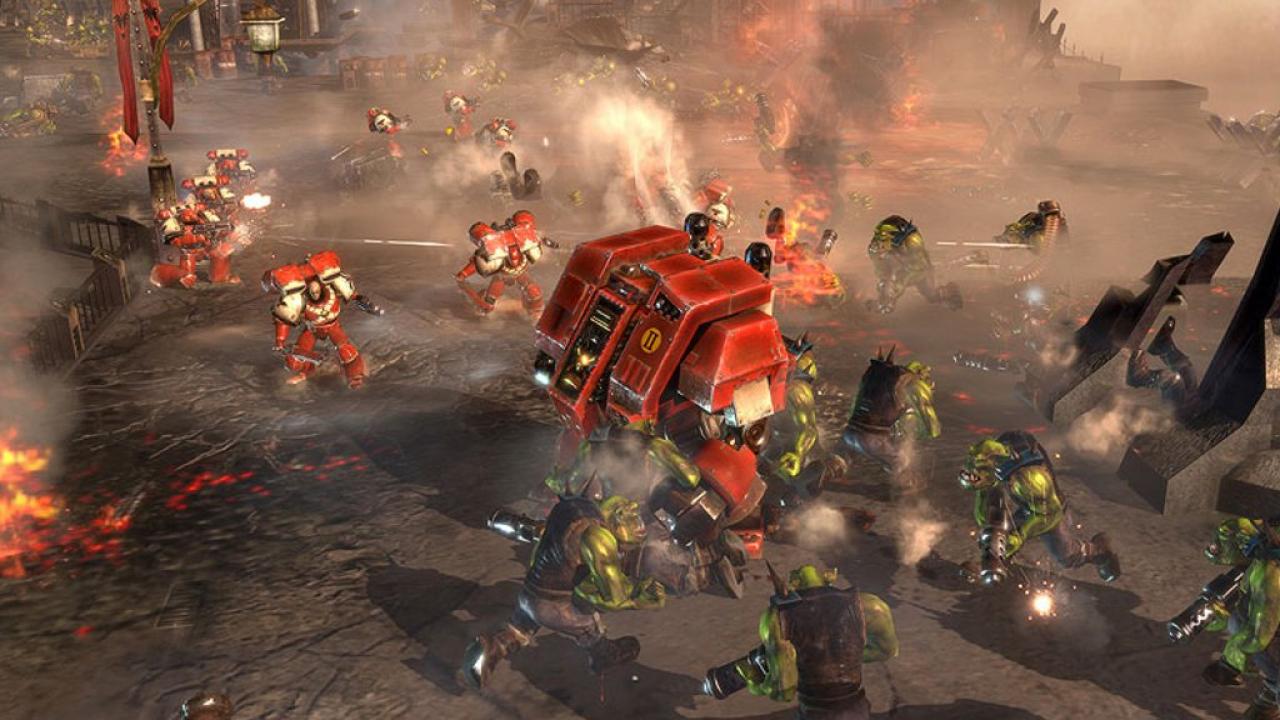 [14/01/2013] Dreadnought (Dawn of War 2) - Der schwere Kampfläufer der Space Marines mäht mit seinen beiden Geschützen mühelos Orks nieder. Dreadnoughts können alternativ auch mit Schusswaffen bestückt werden und sind damit vielseitig im Kampf nutzbar. Ein Muss in jedem Squad. 