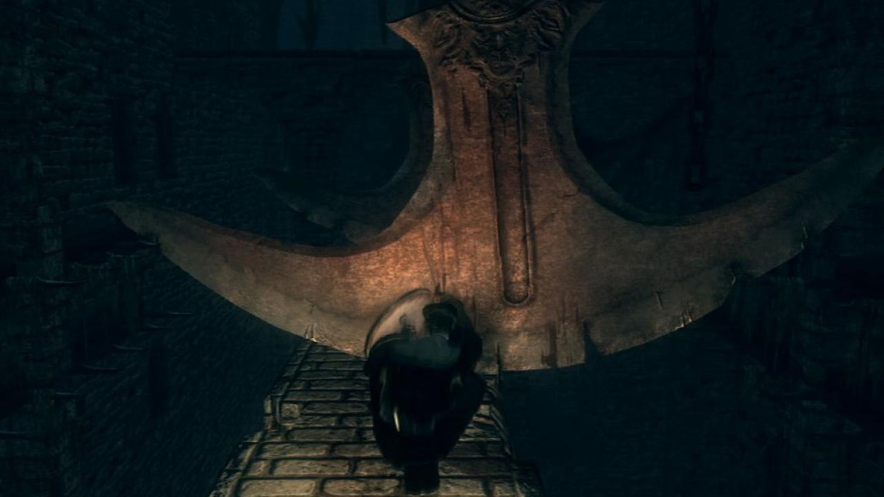 [26/02/2013] Pendelfalle (Dark Souls) - Sens Festung ist ein einziger Spießrutenlauf. Wenn euch die blutrünstigen Echsenkrieger nicht erwischen, dann eben die zahllosen Fallen. Die großen Pendeläxte sind hier besonders hervorzuheben. Diese töten euch zwar nicht sofort, dafür landet ihr allerdings unten in einer Moorgrube voller Kreaturen. 