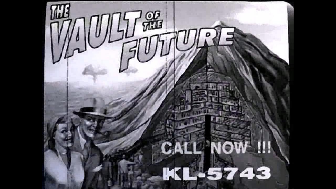 [29/04/2013] Fallout von Interplay bot ein sehr atmosphärisches Intro, genauso der dritte Teil. Untermalt mit Oldies, zeigen uns kleine Werbefilmchen das Leben vor dem Atomkrieg. Danach hält uns Ron Perlman einen Vortrag über den Krieg. Den Satz 