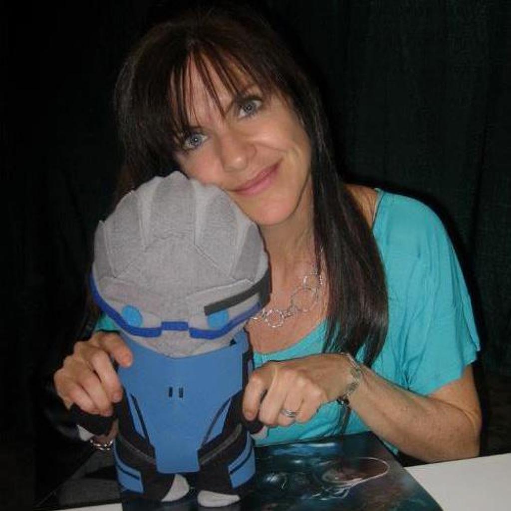 [10/04/2013] Jennifer Hale ist vor allem durch ihre Rolle als weiblicher Shepard in der Mass Effect-Reihe bekannt. Für die Rolle im zweiten Teil wurde sie 2012 für 