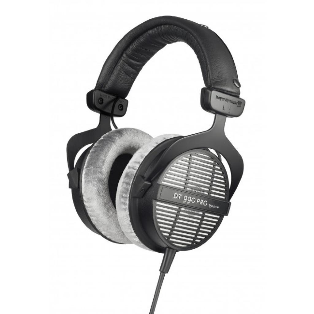 [31/07/2013] Das Gitter an der Seite deutet es an: der Beyerdynamic DT990PRO ist ein 