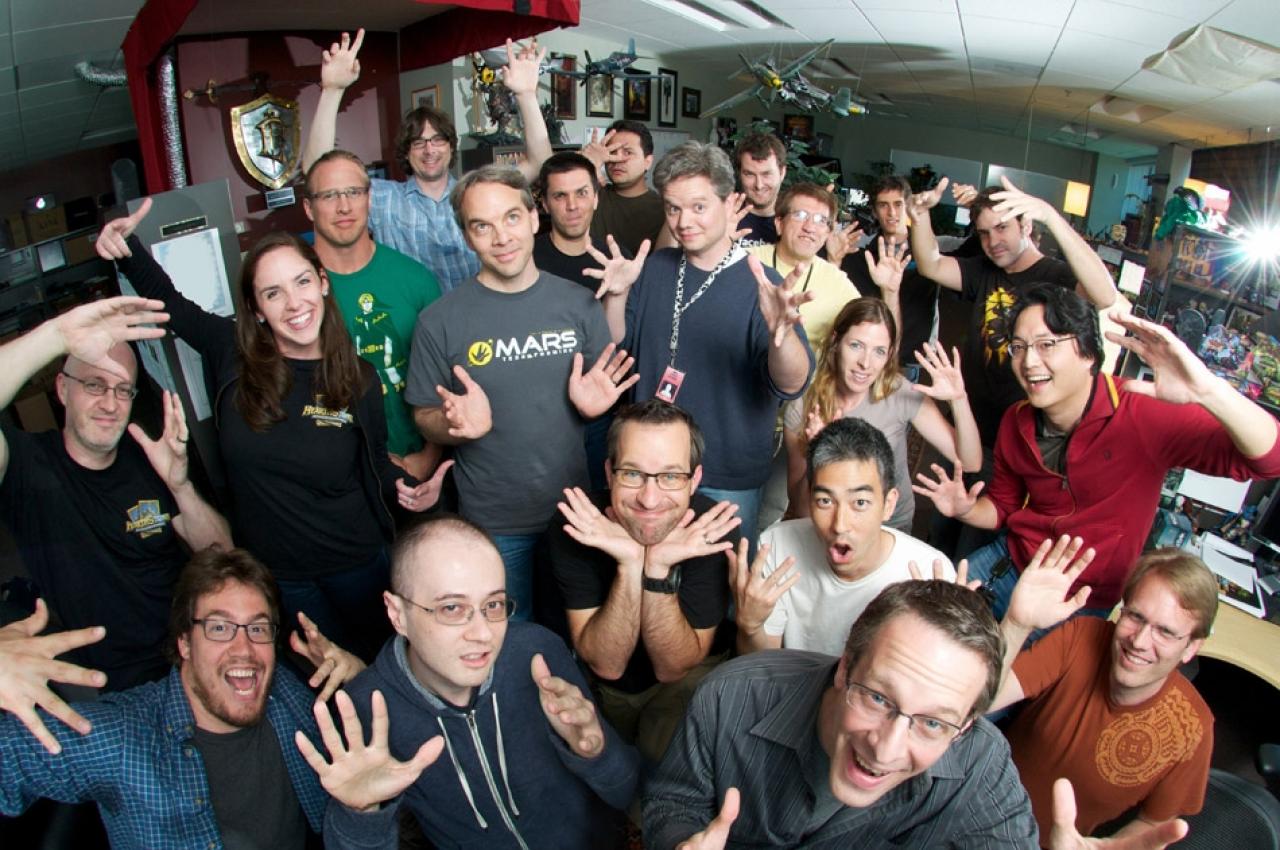[27/08/2013] Das Hearthstone-Entwicklerteam ist für Blizzard-Verhältnisse ungewöhnlich überschaubar. Das kalifornische Studio will künftig auch kleinere Titel in kürzerer Entwicklungszeit umsetzen.