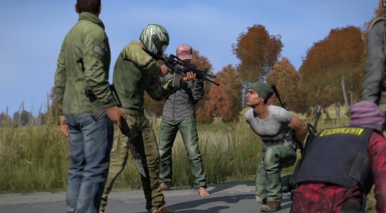 [05/08/2013] DayZ - Eines der nervenaufreibendsten Multiplayer-Erlebnisse der letzten Jahre sollte auch seinen Weg auf die Konsolen finden. Während PC-Spieler sich schon seit letztem Jahr mit der Arma 2-Modifikation gegenseitig zwischen Zombiemassen bekämpfen, ist eine Umsetzung der immer noch nicht veröffentlichten Standalone-Version weiterhin ungewiss. Schöpfer Dean Hall zeigt in der Vergangenheit jedoch eindeutiges Interesse an einer Portierung.