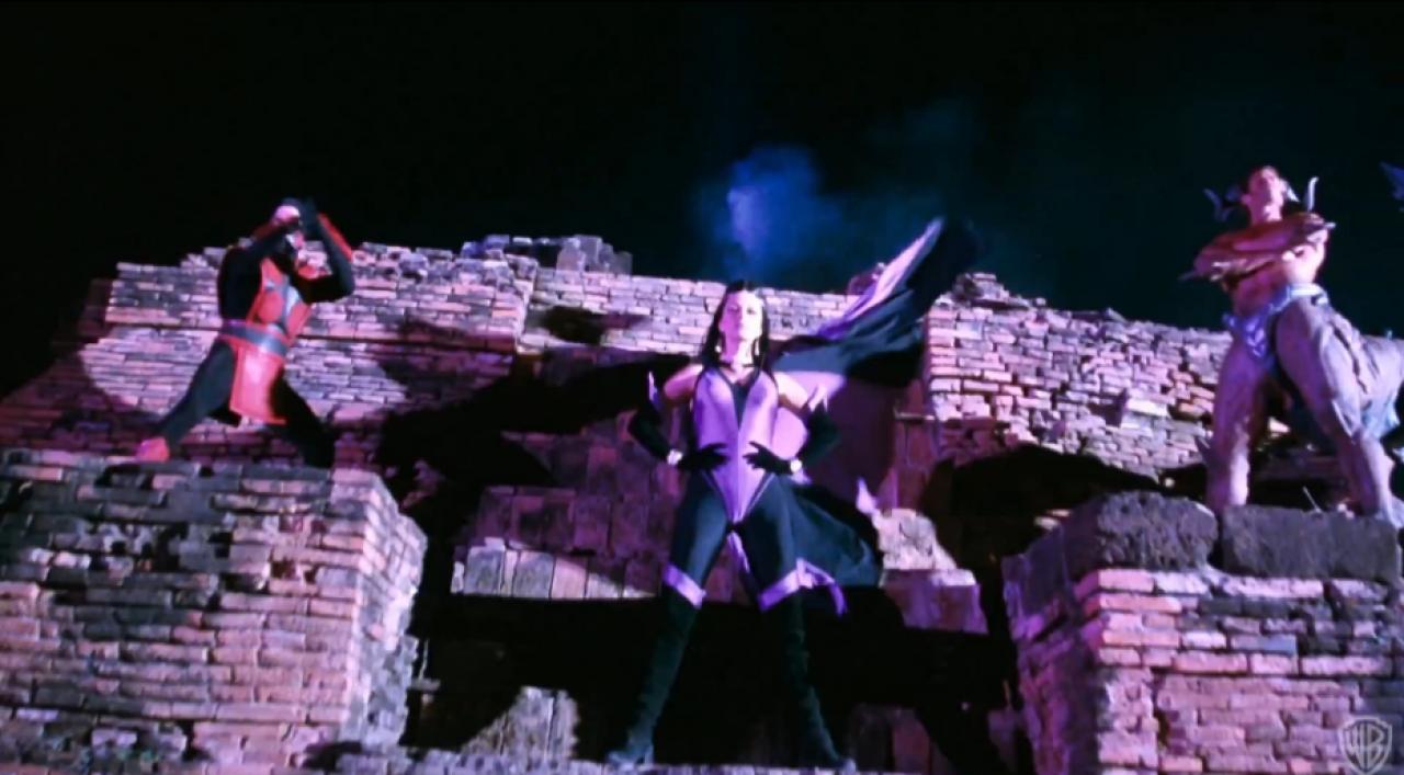 [25/09/2013] Zu guter Letzt gibt es nochmal ein Prügelspiel. Komischerweise werden die sehr oft verfilmt. Naja, Mortal Kombat: Annihilation ist bunt, knallig und voller ulkiger Kämpfe. Da bleibt kein Auge trocken! Muskelmänner in Tank-Tops, gefärbte Haare und eine absurde Story sind hier in einer perfekten Balance und wurden zu einem schrecklichen Film. Wie wär's mit einem Videoabend?