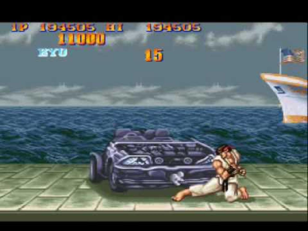 [09/09/2013] Genau hier, in Street Fighter II, wurde ein Glitch entdeckt, der es dem Spieler erlaubte, mit genauem Timing ein paar Schläge aneinander zu reihen, gegen die der Kontrahent nichts tun konnte. Als erstes wurde das von Entwickler Funamizu im Bonuslevel bemerkt, er dachte aber, es wäre nicht weiter schlimm. Weit gefehlt: im Arcade Modus nutzten das die Spieler mit aller Härte aus und die Komboattacke wurde geboren, das Herz eines jeden Kampfspiels! Danke, Funamizu-san!