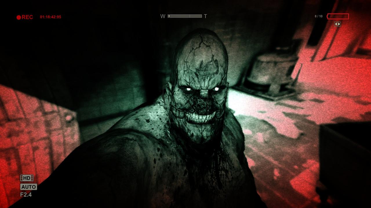[13/09/2013] Outlast getestet: In der Mount Massive Nervenheilanstalt müssen wir vor gräßlich entstellen Kreaturen flüchten.