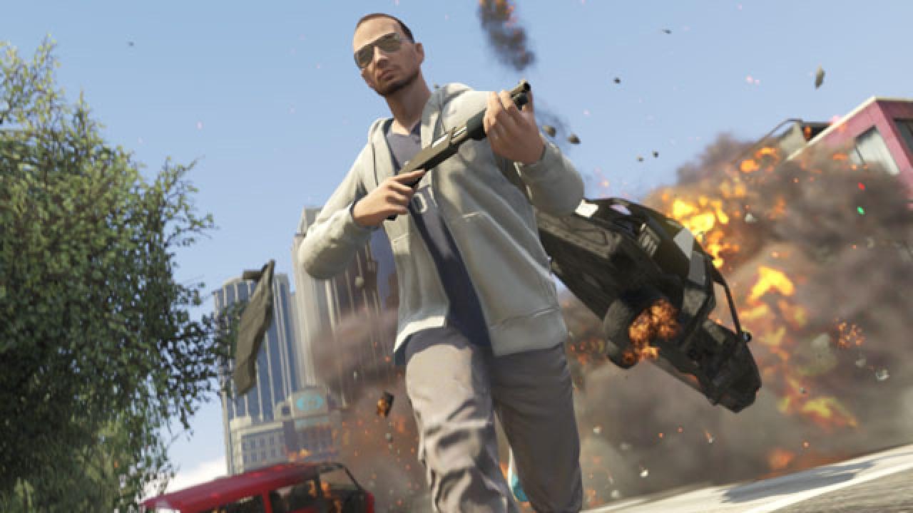 [01/10/2013] Trevor im Kleid, Frogger nachgespielt, Haiangriffe: Wir präsentieren euch eine Auswahl der witzigsten Videos aus GTA 5. (8)