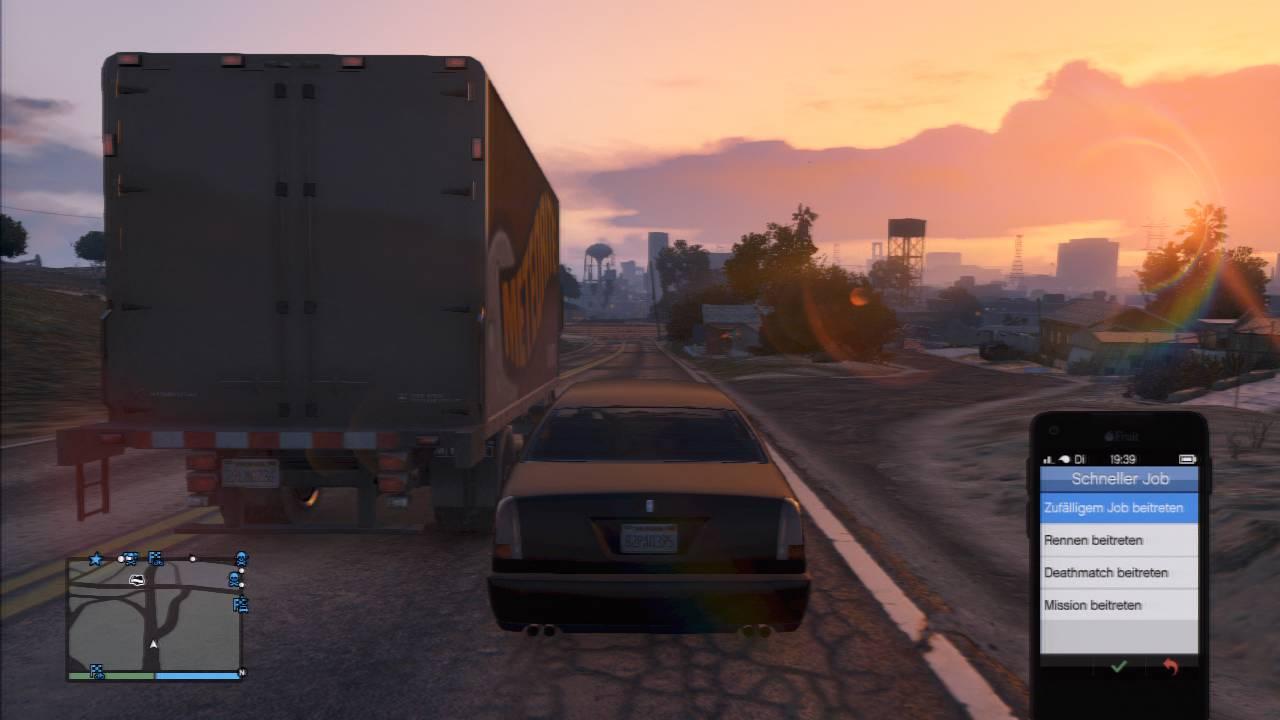 [01/10/2013] Mittels Telefon ruft ihr auch Freunde im Einzelspieler-Modus von GTA 5 an, um ihre Hilfe zu erhalten. Namen von Freunden werden in der Kontaktliste im Handy angezeigt. Nutzt diese Möglichkeit, falls ihr Hilfe benötigt.