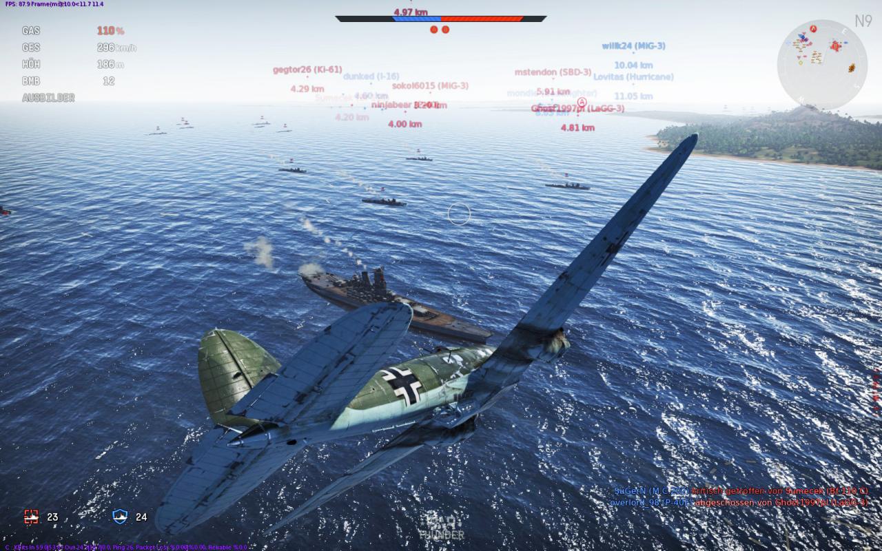 [25/10/2013] War Thunder: In einer engen Kurve setzen wir zum Angriff auf einen feindlichen Konvoi an. Das Schlachtschiff im Vordergrund ist das Primärziel.