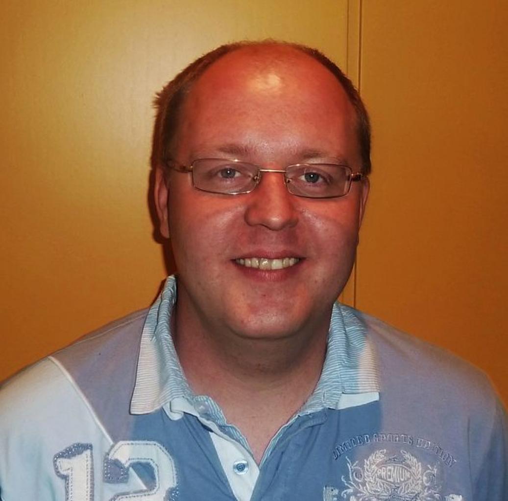 [22/10/2013] Gerrit Schmidt-Foss dürfte vielen unbekannt erscheinen. Seine Stimme hörte man aber schon in vielen Filmen. Als Leonardo DiCaprios Stimme, durfte er schon in FarCry 3 in der Rolle von Jason Brody glänzen.