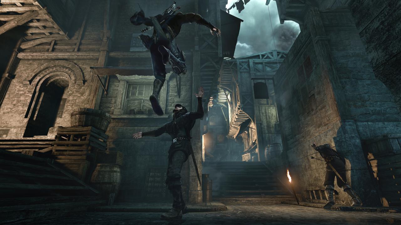 [09/10/2013] Thief in der Vorschau: Alles Tödliche kommt von oben: Wer sich geschickt über einem Gegner postiert, kann ihn noch im Sprung erledigen - Assassin's Creed lässt schön grüßen.