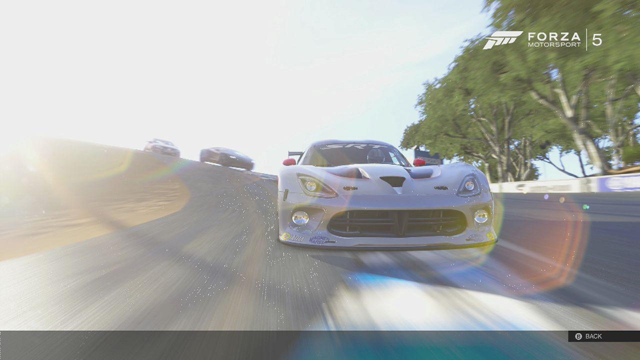 [20/11/2013] Forza Motorsport 5 im Test: Die Chrysler Viper ist ein giftiges Biest und benötigt enorm viel Gefühl im Triggerfinger.