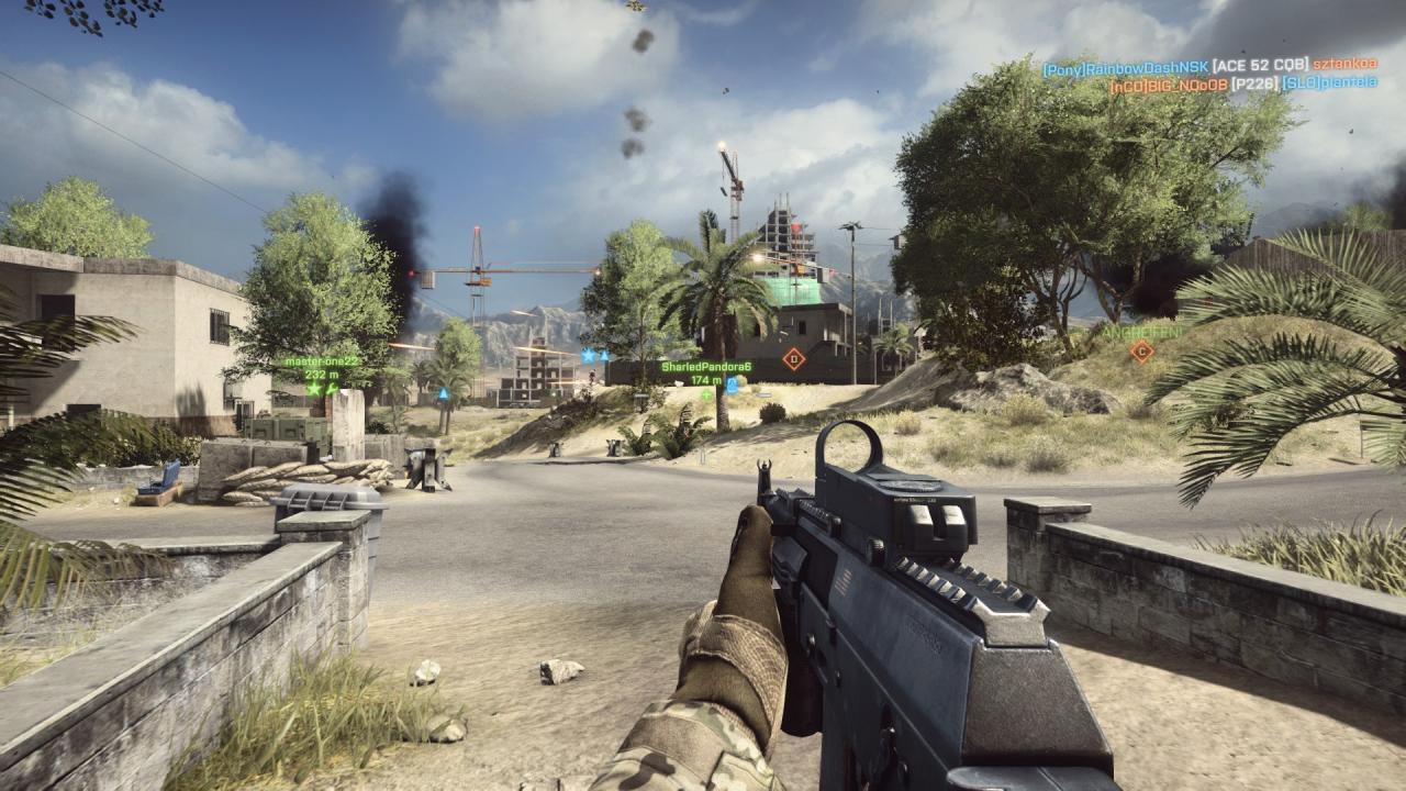 [18/02/2014] Battlefield erreichte seinen Höhepunkt in den Augen vieler Serien-Veteranen mit dem zweiten Teil der Online-Shooter-Reihe. Seitdem wichen viele Gameplay-Elemente, die vor allem Komplexität ausstrahlten, Zerstörungs-Features und einem rasanteren Gameplay. Dass die Entwickler auf jeden Fall mehr Entwicklungszeit benötigen, um ein fertiges Spiel zu produzieren, bewies Battlefield 4 eindringlich. Vielleicht sollten sich EA und Dice eine Pause gönnen und sich danach wieder frisch und gelassen ans Werk machen.
