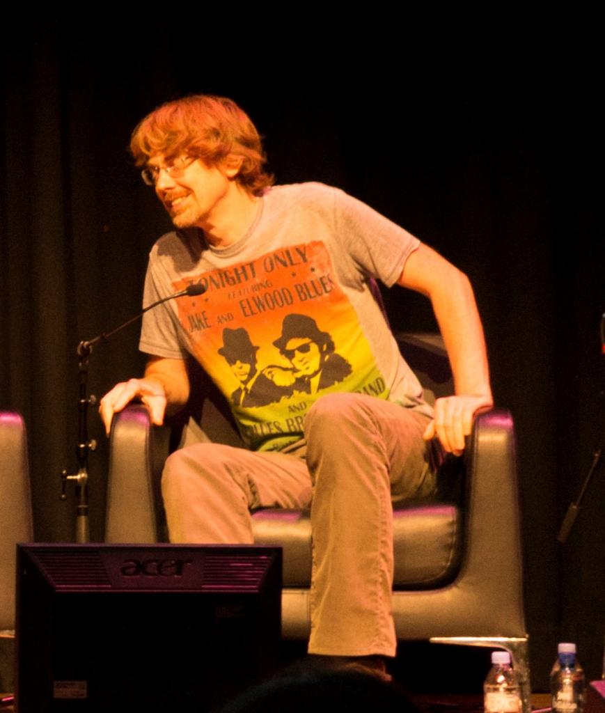 [16/04/2014] Jesper Kyd - Der dänische Komponist für Soundtracks in Film, Fernsehen und Videospielen hat bereits eine ganze Reihe namhafter Spieleserien musikalisch unterlegt. Dazu zählen unter anderen die Auftragskiller-Reihe Hitman von IO Interactive, Borderlands, Assassin's Creed und Darksiders. Weitere Titel mit Jesper-Kyd-Soundtrack wären Freedom Fighters, ebenfalls aus der Entwicklung des dänischen Spielestudios IO Interactive, MDK2 und viele weitere. Jüngst steuerte er den Soundtrack zum beliebten Indie-Hit State of Decay bei.