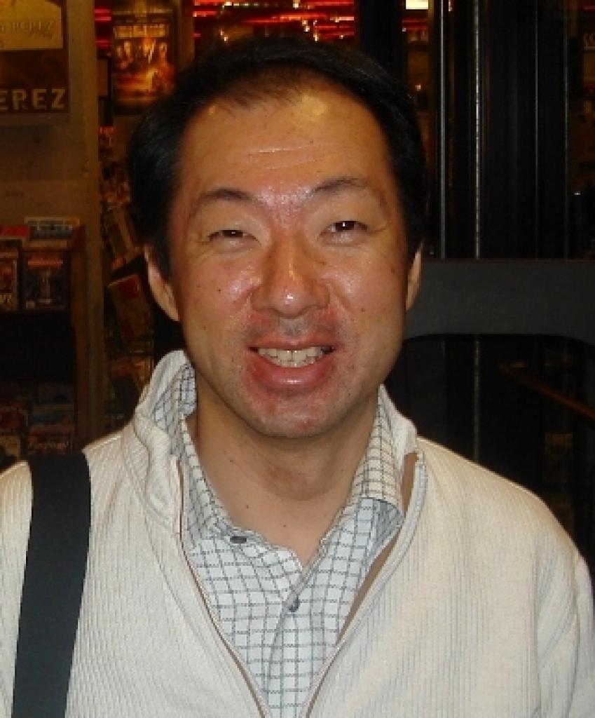 [16/04/2014] Koji Kondo - Super Mario und The Legend of Zelda. Diese beiden legendären und kultigen Nintendo-Reihen werden neben anderen seit 1984 mit der einprägsamen Musikuntermalung von Koji Kondo versorgt. Als erster Komponist wurde Kondo von Nintendo allein dazu angeheuert, die Videospiele des japanischen Entwicklers und Publishers musikalisch zu untermauern und seine Werke sind seither in ganzer Welt bekannt. So steht Koji Kondo bis heute für die charakteristischen Klänge allseits beliebter Nintendo-Serien.