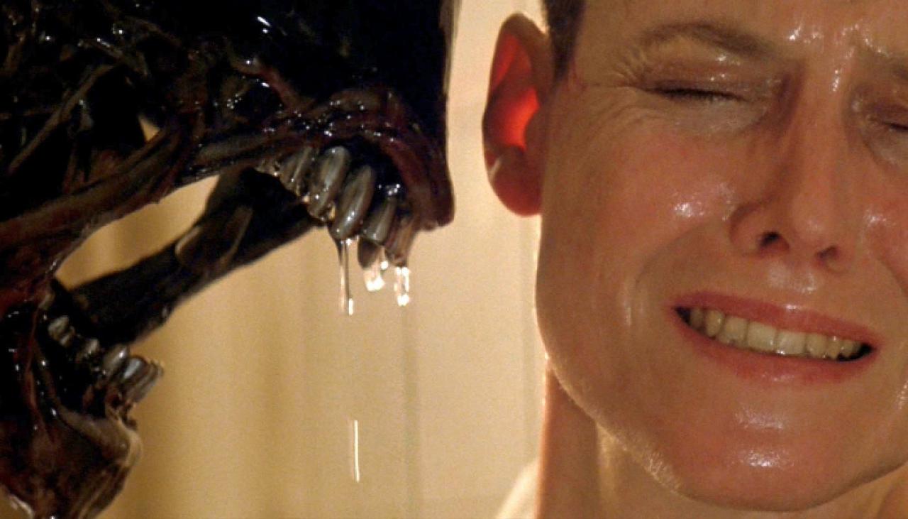 [08/08/2014] Sigourney Weaver in 