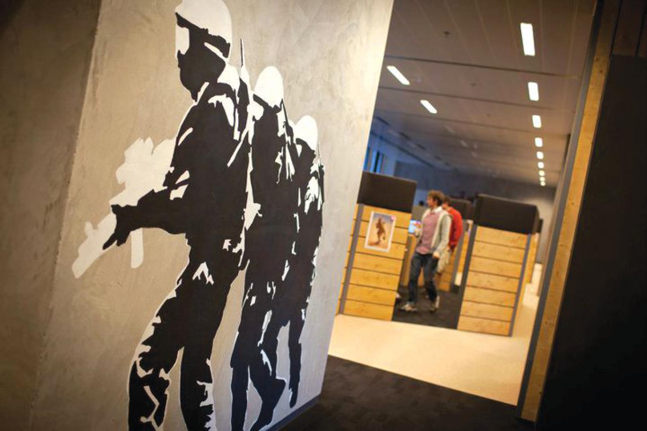 [30/09/2014] Die Killzone-Macher Guerilla Games führen durch ihr Studio in Amsterdam. (4)
