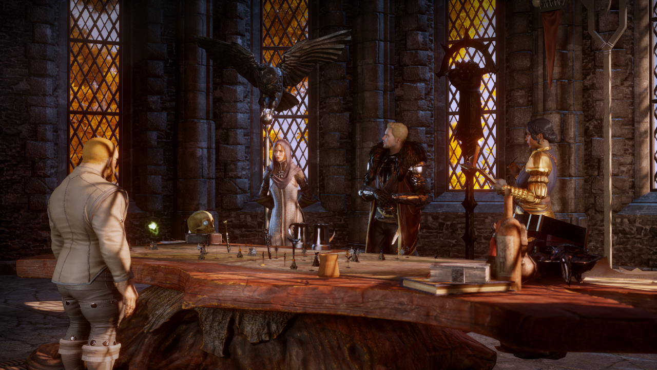 [10/11/2014] Dragon Age: Inquisition im Test - Zentrale Steuerstelle der Inquisition ist der Rats-Raum, in dem ihr wichtige Entscheidungen über den Spielfortgang trefft.