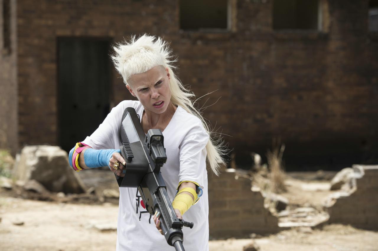 [18/02/2015] Szenenfotos aus dem Film Chappie. (4)