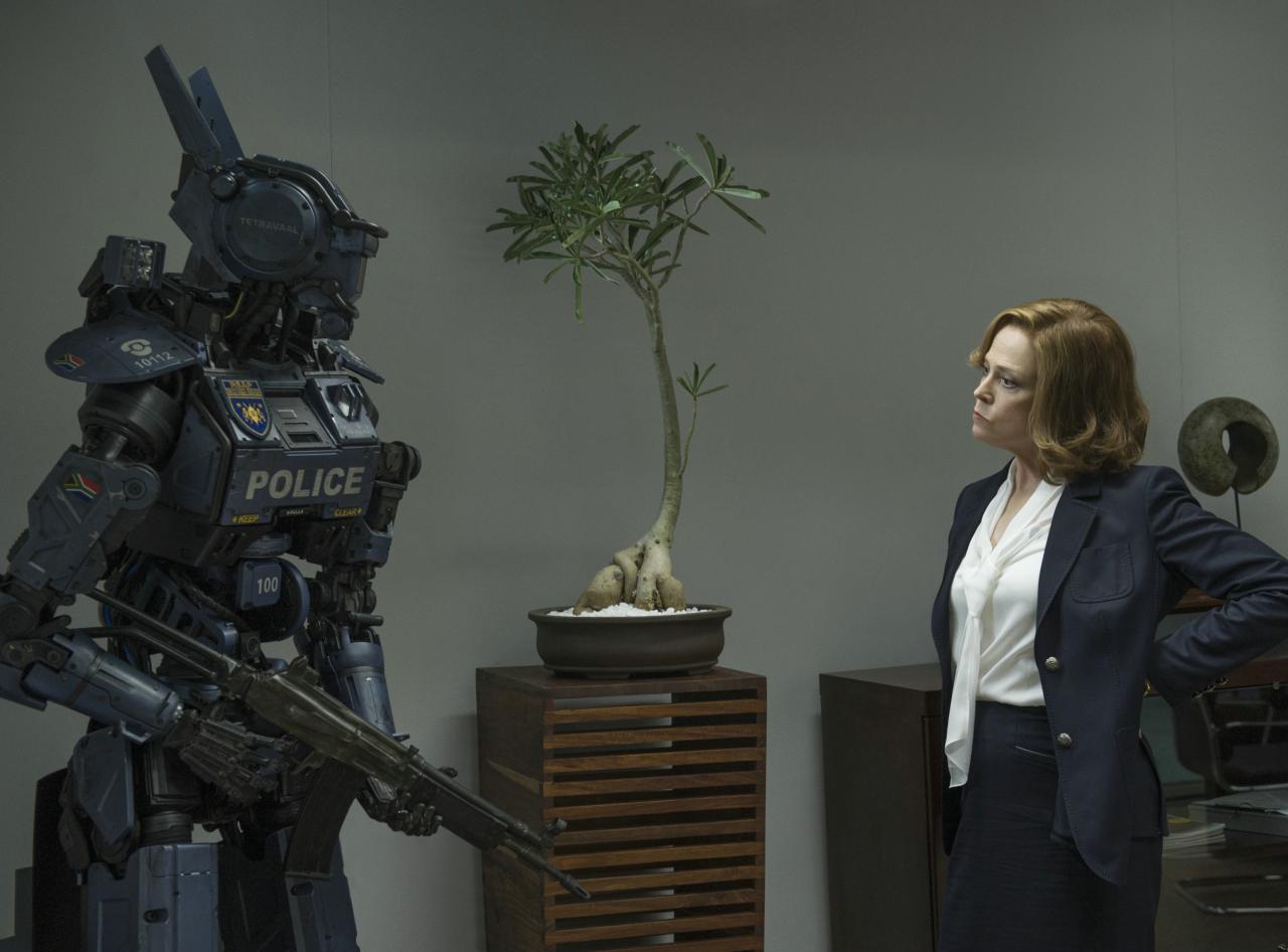 [18/02/2015] Szenenfotos aus dem Film Chappie. (9)