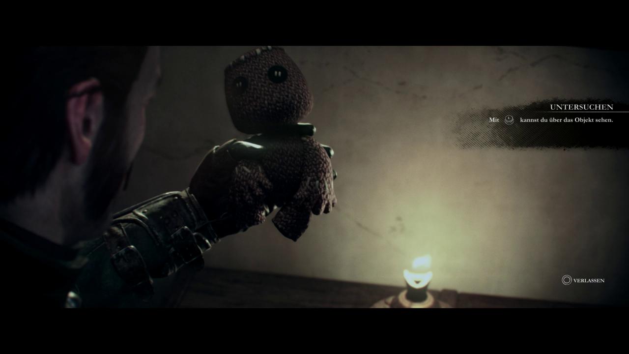 [19/02/2015] Eines von wenigen Easter-Eggs und Collectibles. Neben diversen Audiologs stolpert ihr auch über diese Sackboy-Puppe.