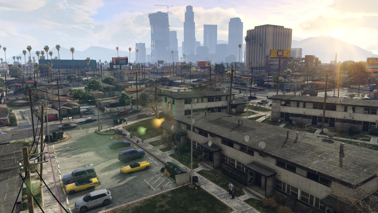 [08/04/2015] Die Sichtweite in der PC-Fassung von GTA 5 ist der höchsten Detailstufe zweifellos überragend. Die im Screenshot gezeigte Szene sieht in Bewegung noch viel spektakulärer aus.