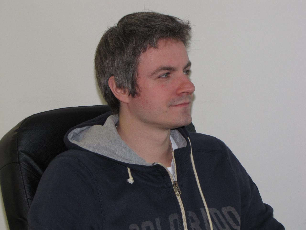 [15/04/2015] Vojta Nedvěd ist der Sound Engineer für Kingdom Come: Deliverance und stiefelt mit seinem Audio-Equipment gerne in die freie Natur, um dort passende Sounds aufzunehmen. Gängige Standard-Soundbibliotheken zu benutzen kommt für ihn nicht in Frage.