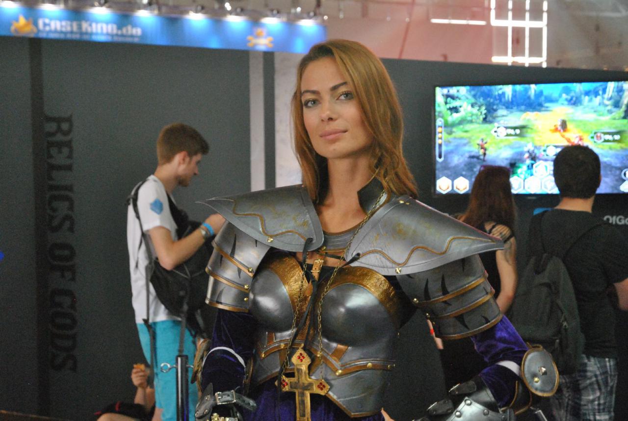 [06/08/2015] Gamescom 2015 - Babes, Messestände, Warteschlangen - Fotos von Tag 2 (2)