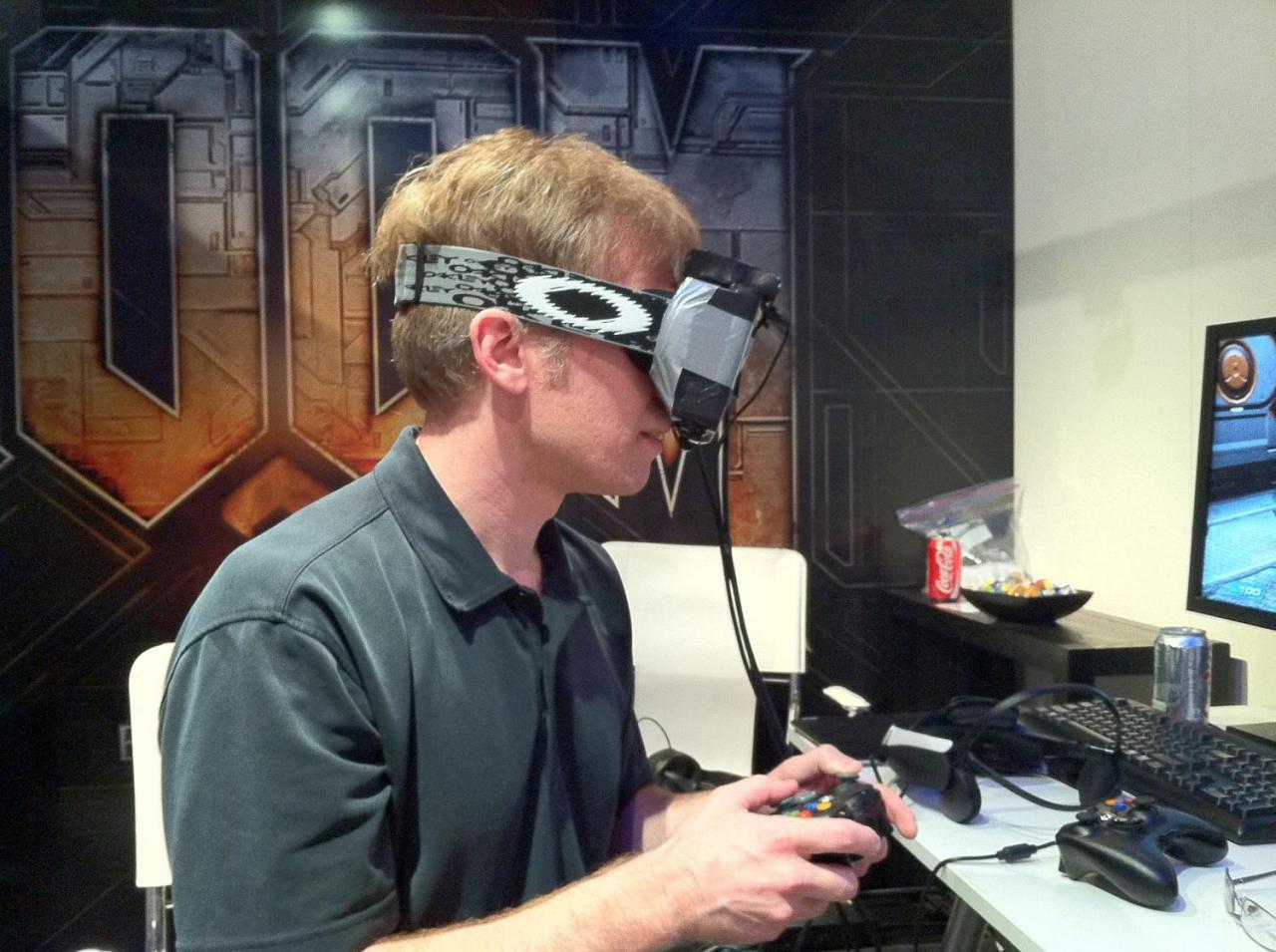 [03/08/2015] VR-Befürworter: Doom-Schöpfer John Carmack präsentierte Oculus Rift der Öffentlichkeit anhand von Doom 3 BFG Edition.