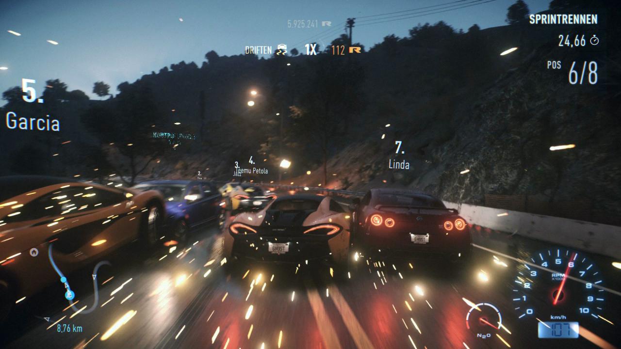 [03/11/2015] Bevor man sich solche engen Duelle mit anderen Spielern liefert, sind im neuen Need for Speed zu viele Hürden zu bewältigen.