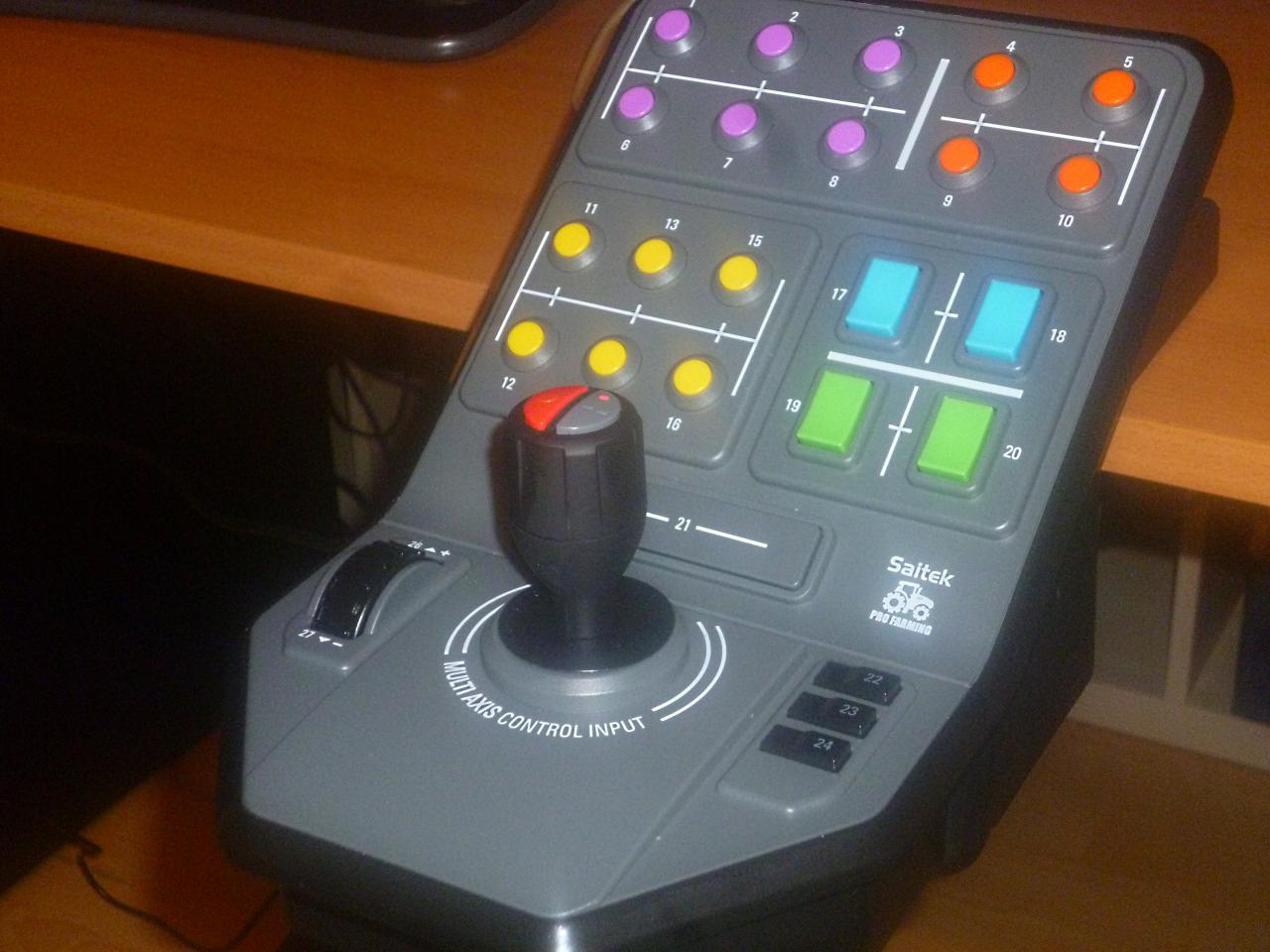 [30/11/2015] Der Seitencontroller zum LS 15 enthält mehr als 20 programmierbare Funktionen. Schön gelöst - leider nur sehr teuer in der Anschaffung.