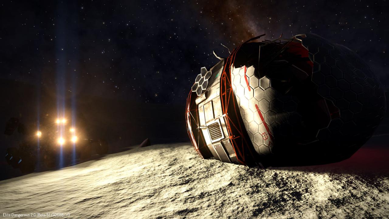 [11/12/2015] Unser Fund des Tages in Elite Dangerous: Horizons war eine abgestürzte Sonde mit Geheimdaten an Bord.