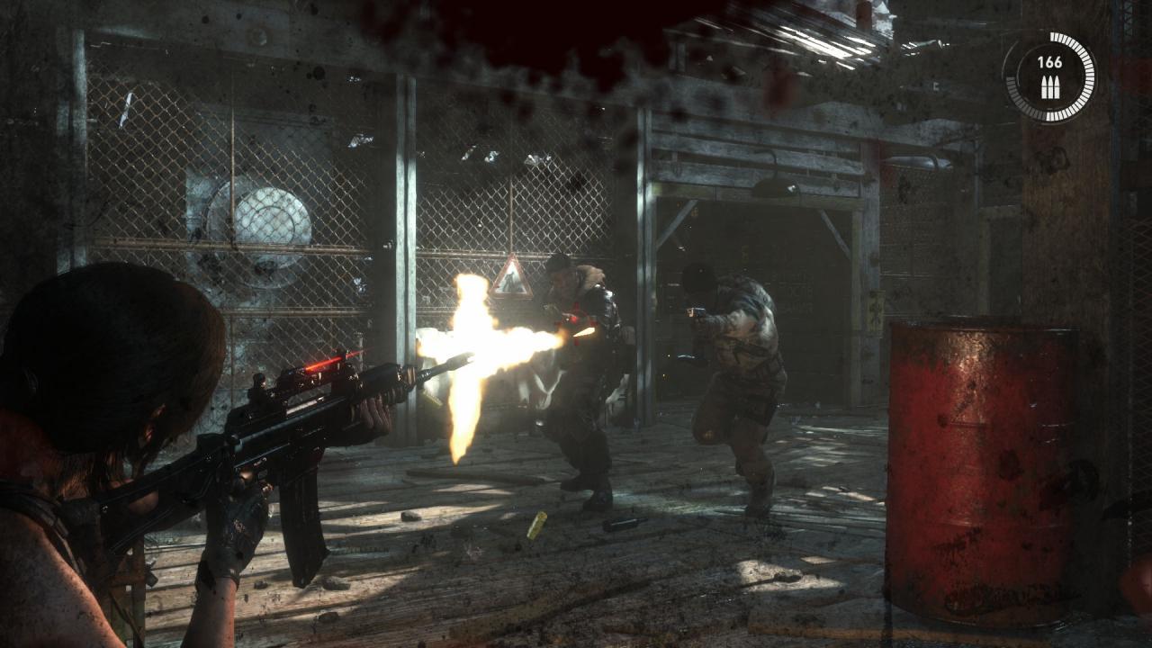 [29/01/2016] Explosive Fässer (rechts) sind auch so etwas, das Gears of War mit salonfähig gemacht hat.