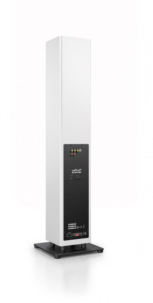 Rückseite der weißen Nubert nuPro A-500 mit Anschlusspanel