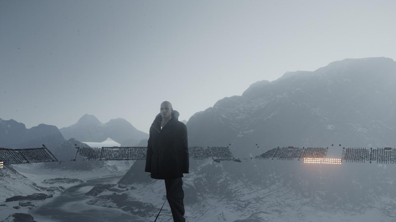 [02/05/2016] Hitman ist beileibe kein Totalabsturz. Probleme gibt es derzeit noch im DX12-Modus und bei einigen Design-Entscheidungen im Bezug auf die Online-Infrastruktur. Zusätzlich besteht allerdings die Befürchtung, dass mit jeder neu veröffentlichten Episode auch neue Probleme Einzug halten. Beim Release der Sapienza-Episode stießen einige Spiele jüngst nämlich auf die Hürde, diese nicht ordnungsgemäß installieren zu können. Die Suche nach Fehlerursachen sollte nicht zum Spielumfang zählen. Geduldige Fans warten, bis alle Episoden erschienen und Probleme behoben sind.