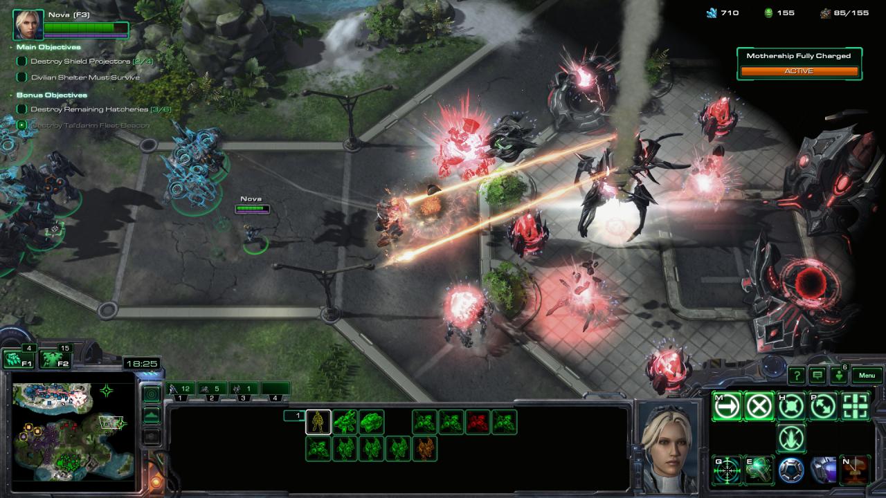 Typisch Starcraft 2: Zwei der drei neuen Einsätze scheuchen uns unter Zeitdruck ins Ziel.