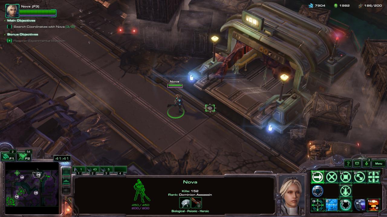 Durch ein Tunnelsystem kommt Nova schnell über die große Map.