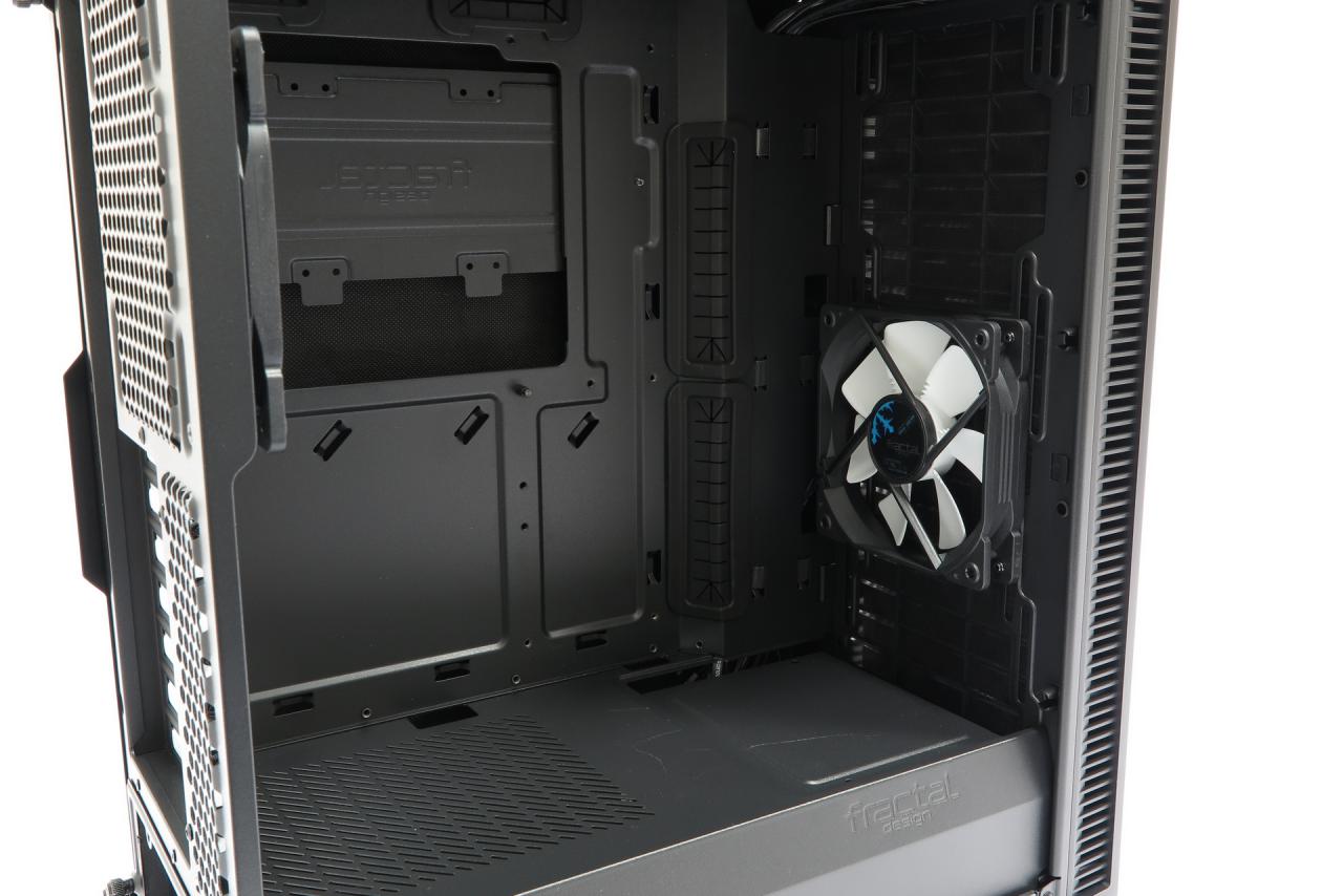 [31/10/2016] Für Bastler ist ein leeres Gehäuse eine willkomene Einladung, der ebenfalls neu gekauften Hardware eine neue Heimat zu geben.
