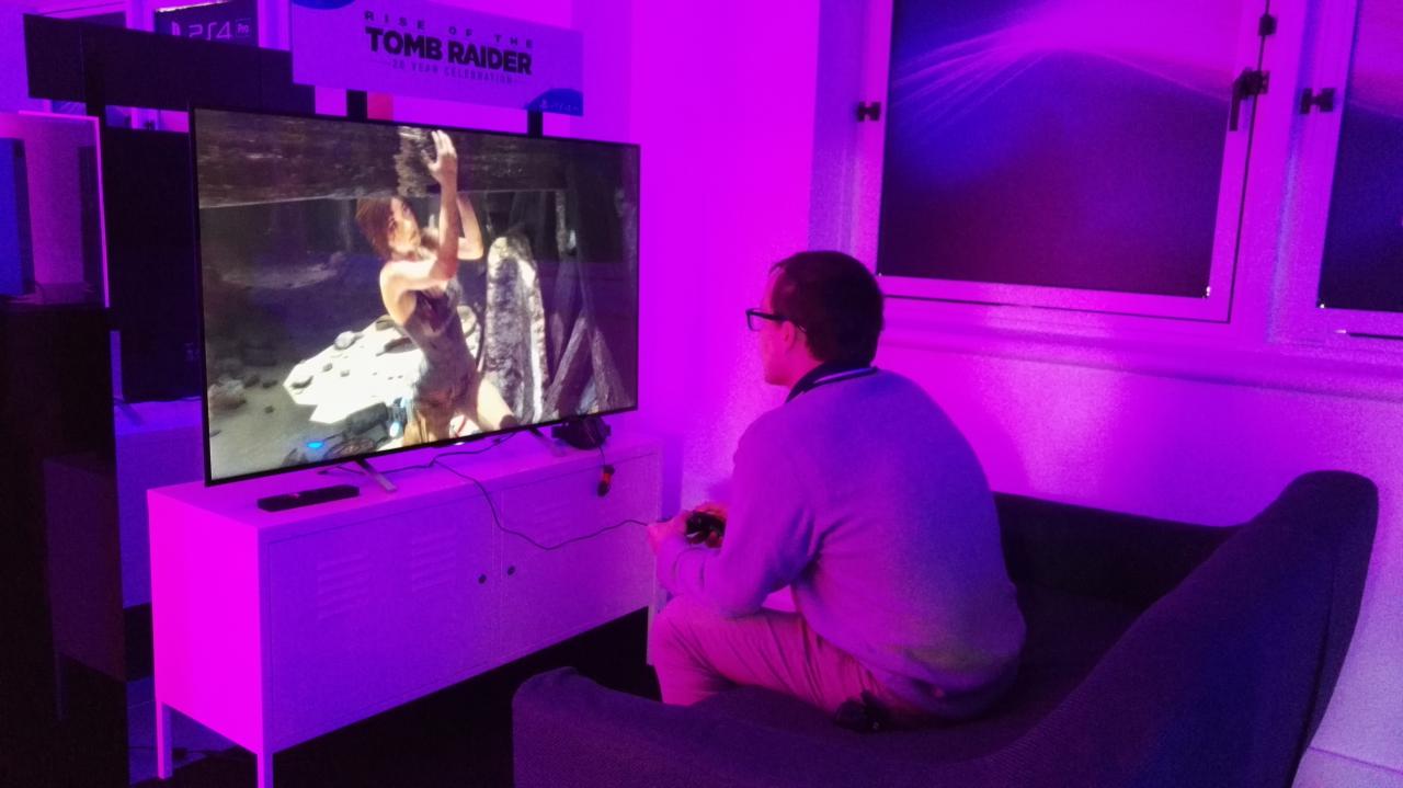 [09/11/2016] Auf dem Sony Event herrschten ideale Bedingungen für 4K-Spieletests: Wer daheim viel weiter vorm TV sitzt, nimmt die Qualitätsunterschiede zwischen 2160p und 1080p deutlich weniger wahr.