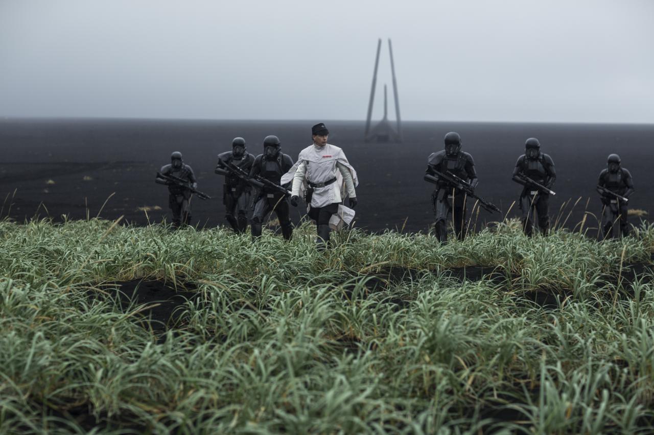 Rogue One: Direktor Krennic auf der Suche nach Galen Erso.